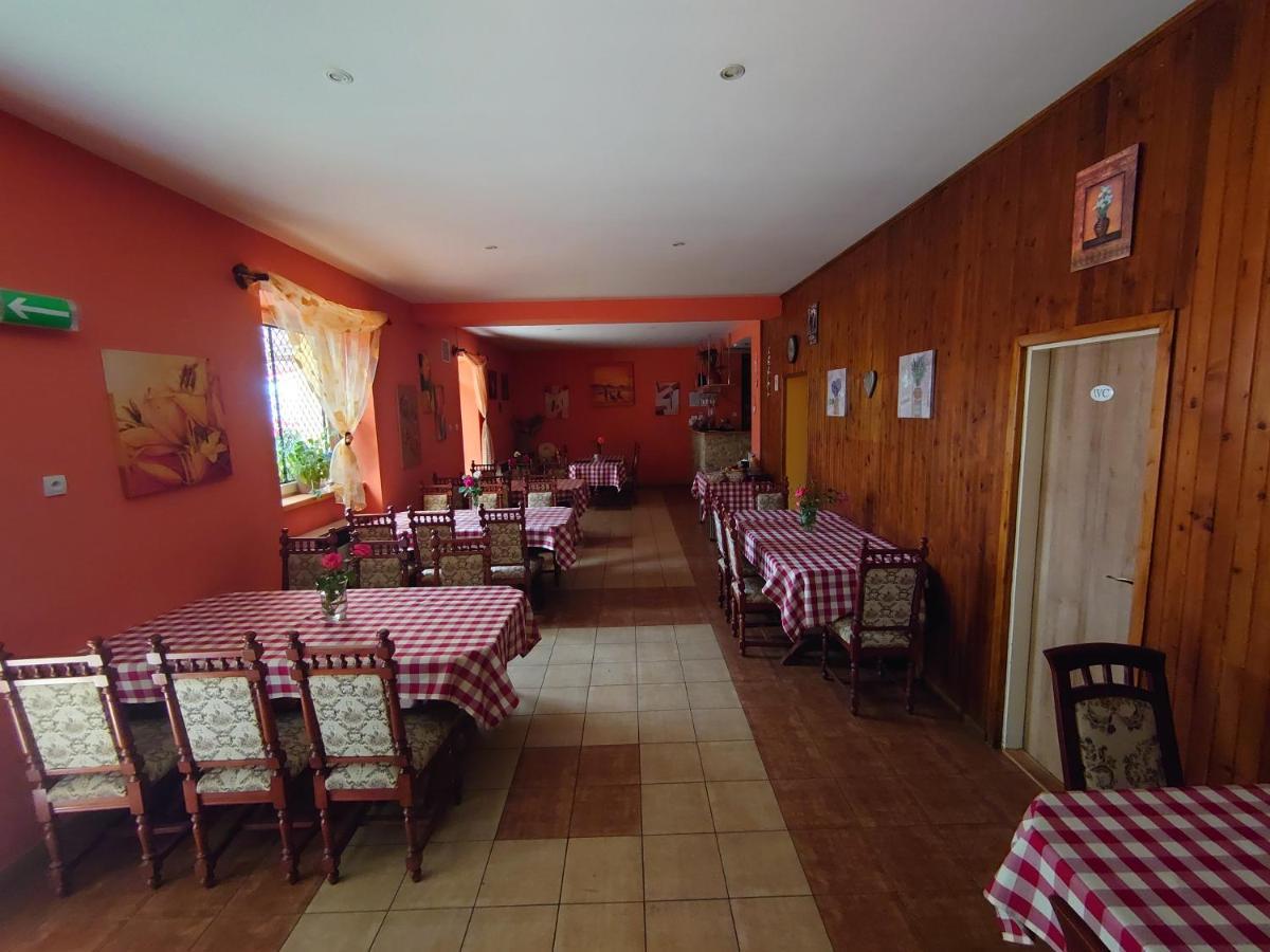 Penzion & Bar Natali Spissky Stvrtok Zewnętrze zdjęcie